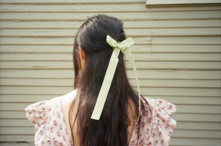 Gingham Bow Mini Claw