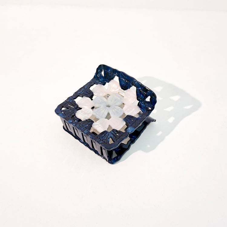 Granny Square Claw