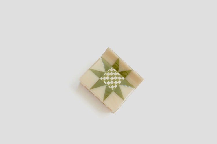 Matcha Gingham Quilt Claw (M)