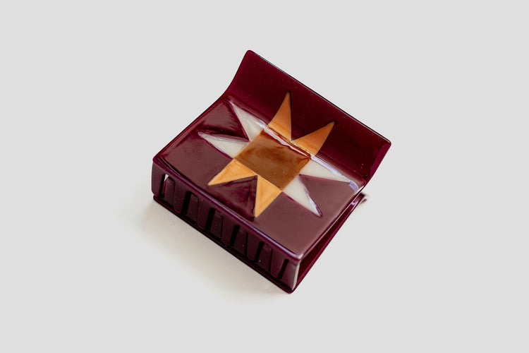 Burgundy Quilt Claw (L)