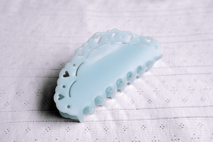 Lace Claw