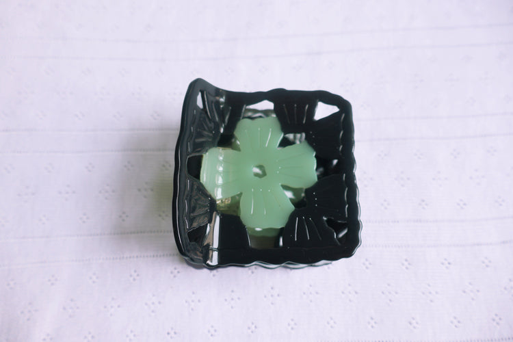 Granny Square Claw (L)